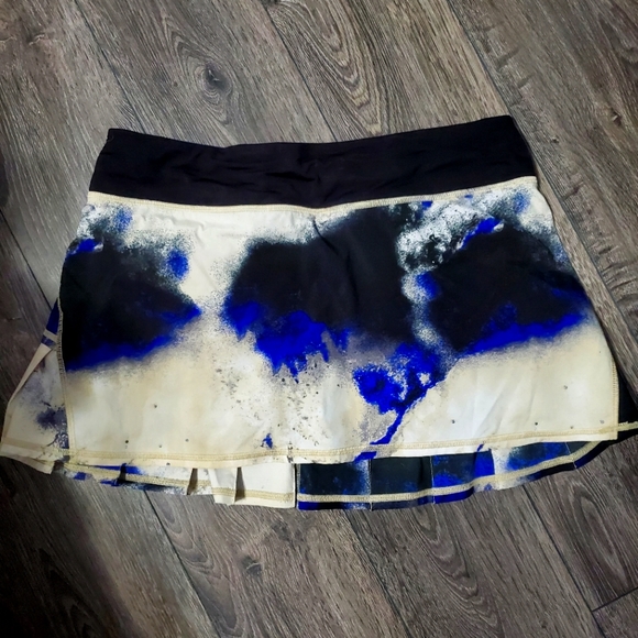 Lululemon tye dye skort - Picture 1 of 4